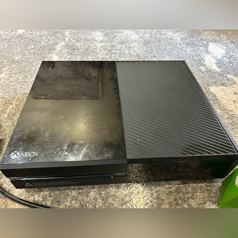 First Edition XBox 1 w/ controller - Picture 2 of 3